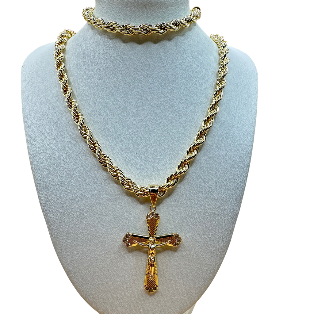 Cadena y esclava Torzal de 5MM con dije de Cristo en oro laminado de 18K