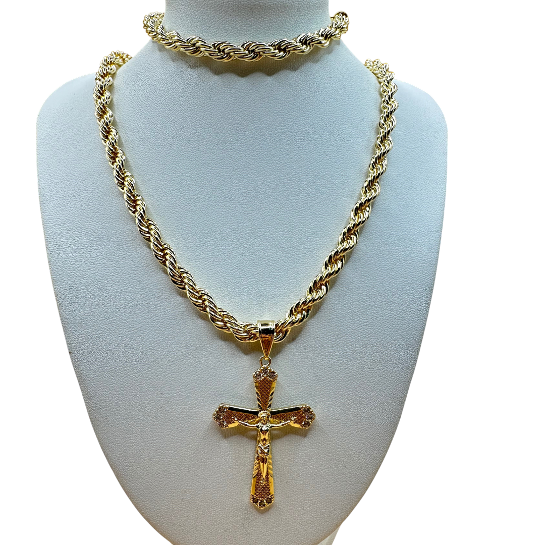Cadena y esclava Torzal de 5MM con dije de Cristo en oro laminado de 18K