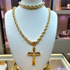 Cadena y esclava Torzal de 5MM con dije de Cristo en oro laminado de 18K
