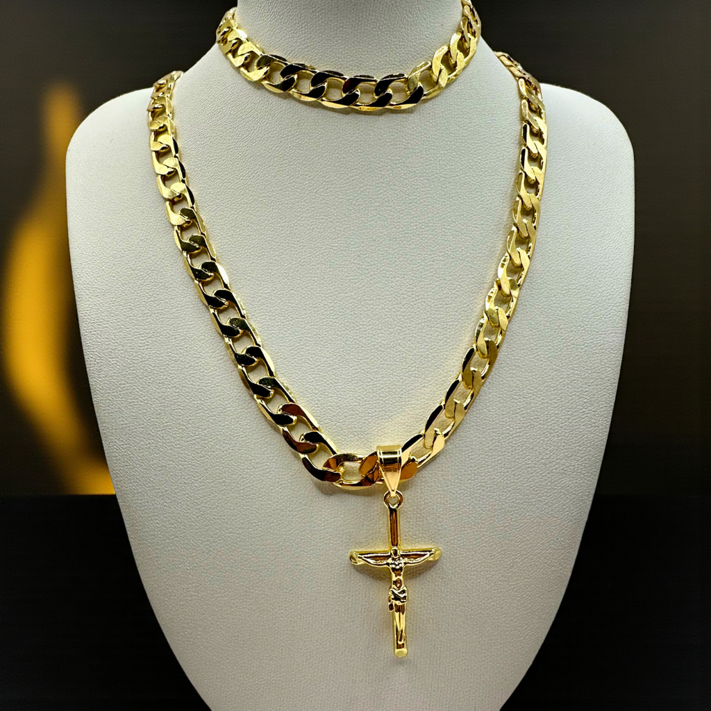 Cadena y esclava Barbada de 8mm Con  Cristo en oro laminado de 18K
