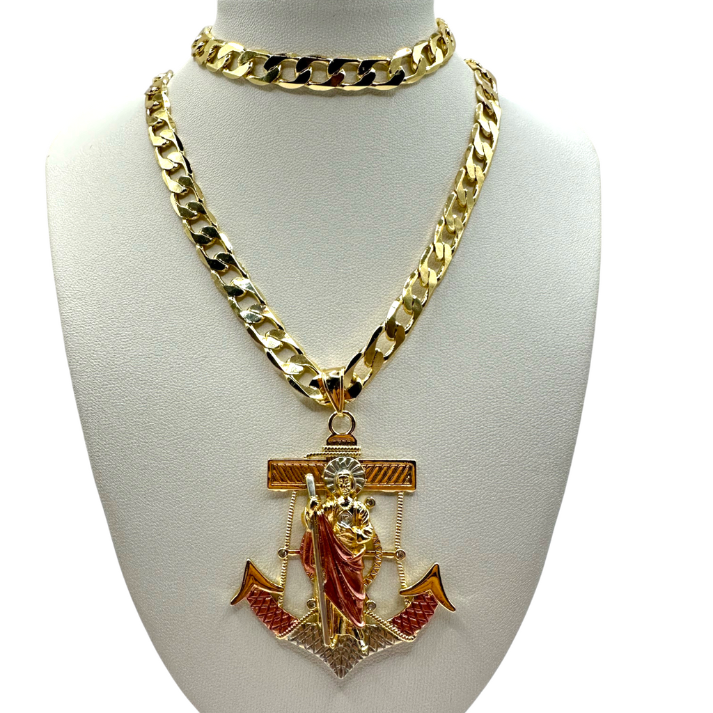 Cadena y esclava Barbada de 8mm con dije de San Judas Ancla en oro laminado de 18K