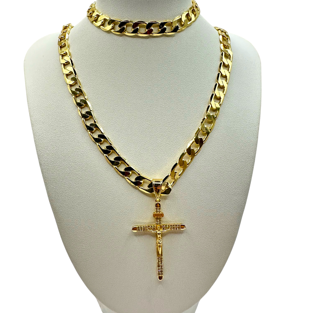 Cadena y esclava Barbada de 8mm con Cristo Diamantado en oro laminado de 18K