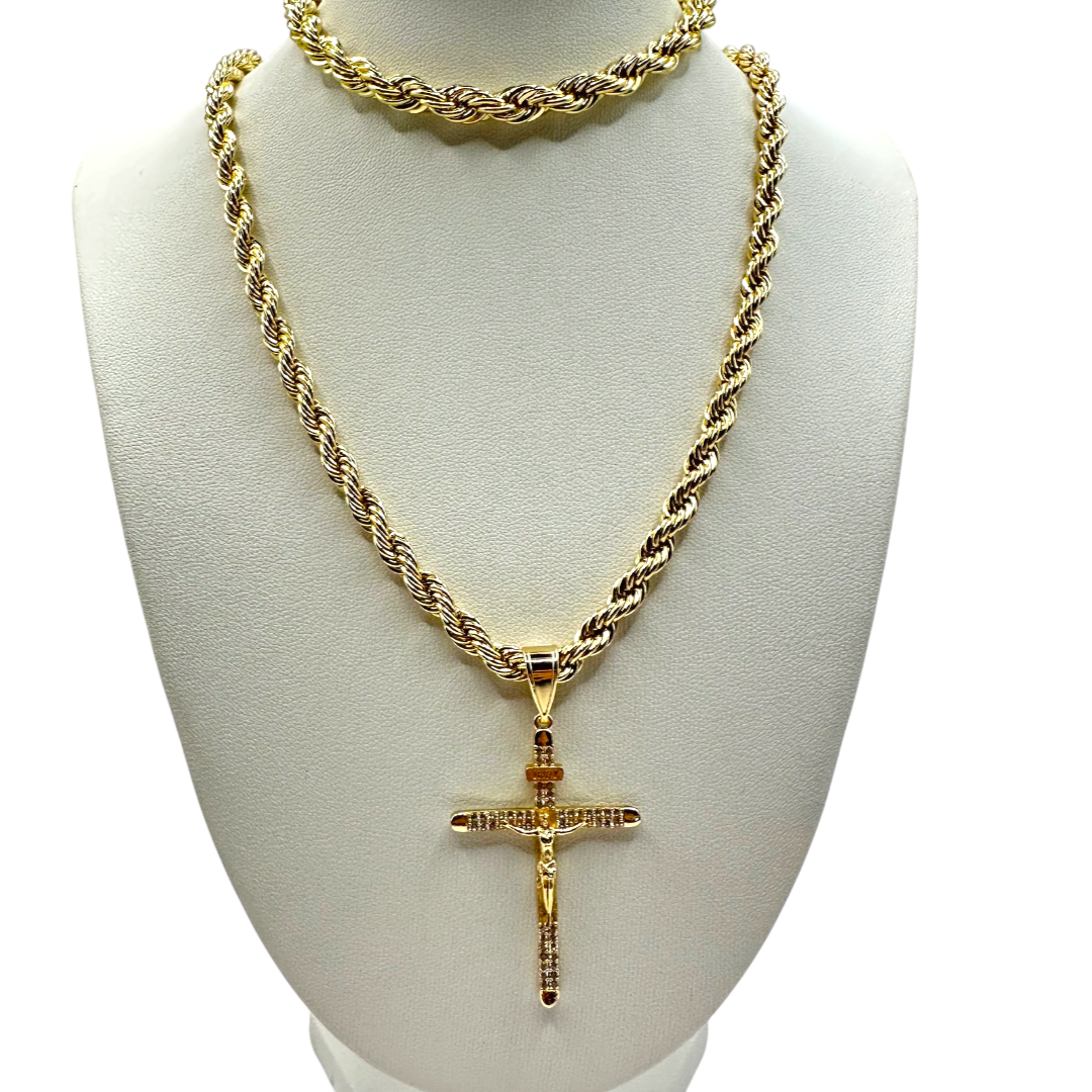 Cadena y esclava Torzal de 5mm con Cristo Diamantado en oro laminado de 18K