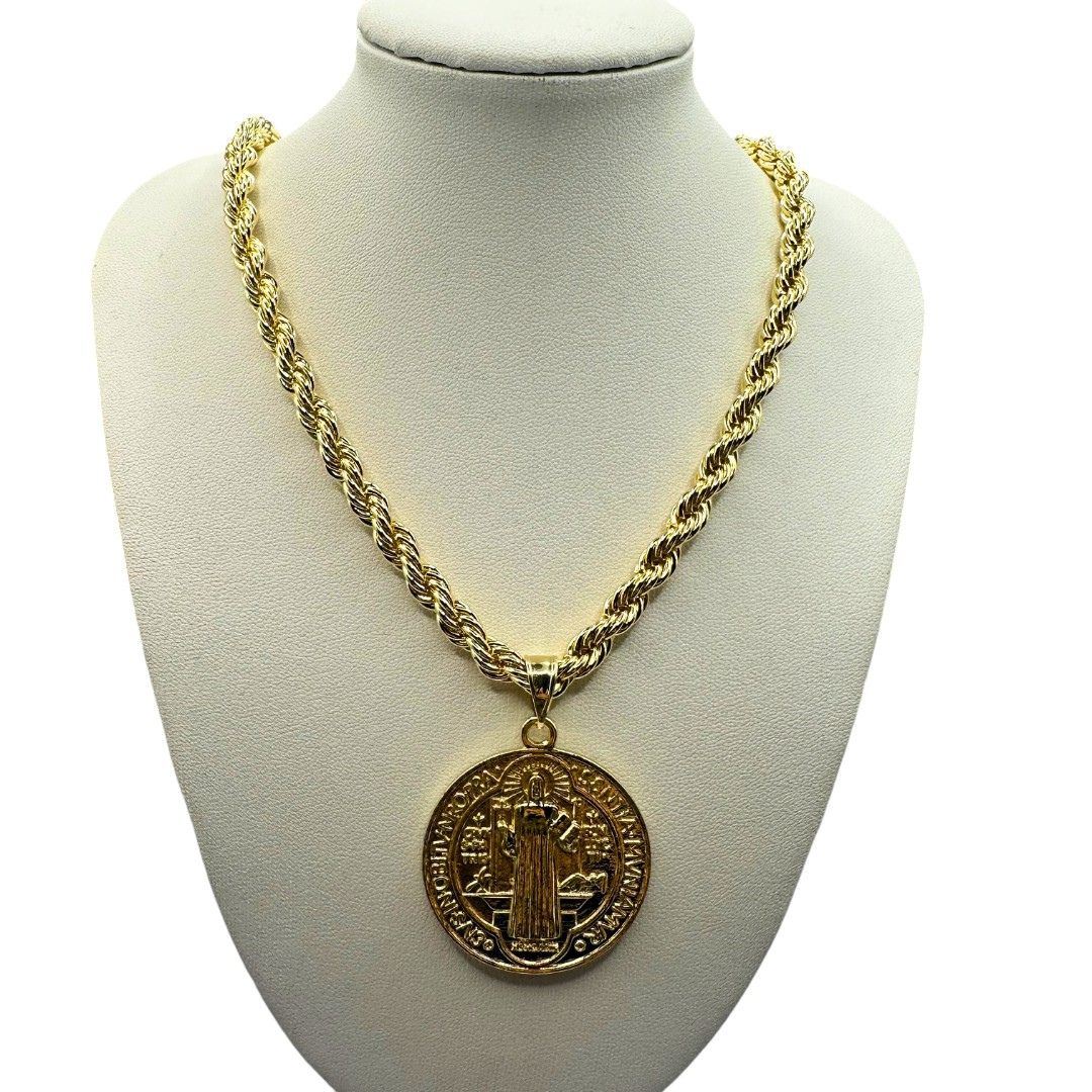 Cadena Torzal 5mm Con San Benito en Oro Laminado de 18K