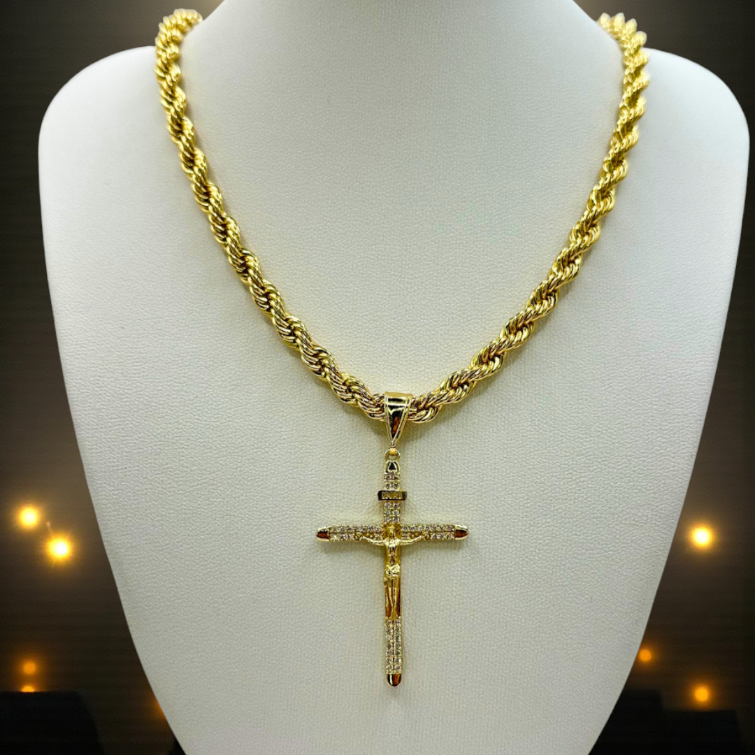 Cadena Torzal 5mm Con Cristo Diamantado en Oro Laminado de 18K