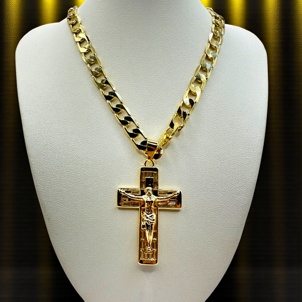 Cadena Barbada 8mm Con Cristo en Oro Laminado de 18K