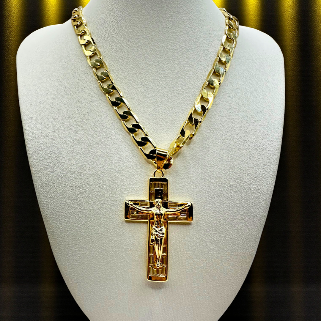 Cadena Barbada 8mm Con Cristo en Oro Laminado de 18K