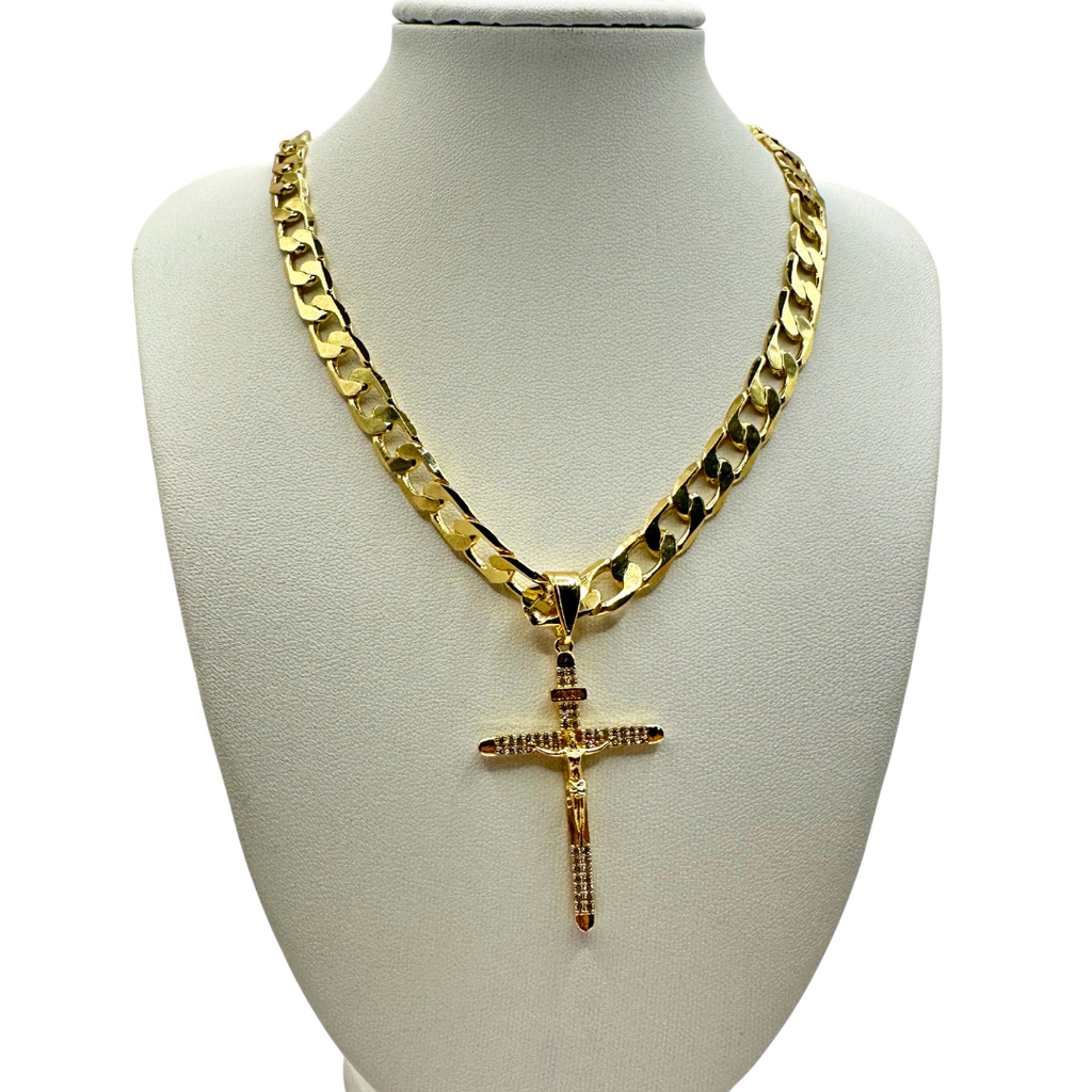 Cadena Barbada 8mm Con Cristo Diamantado en Oro Laminado de 18K