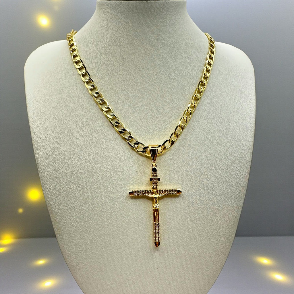 Cadena Barbada 5mm Con Cristo Diamantado en Oro Laminado de 18K