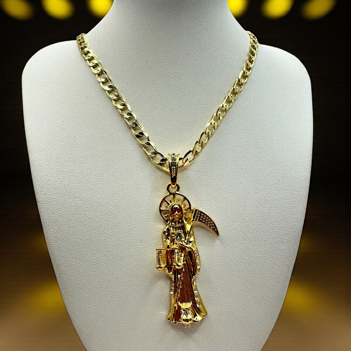 Cadena Barbada 5mm Con Santa Muerte Dorada en Oro Laminado de 18K